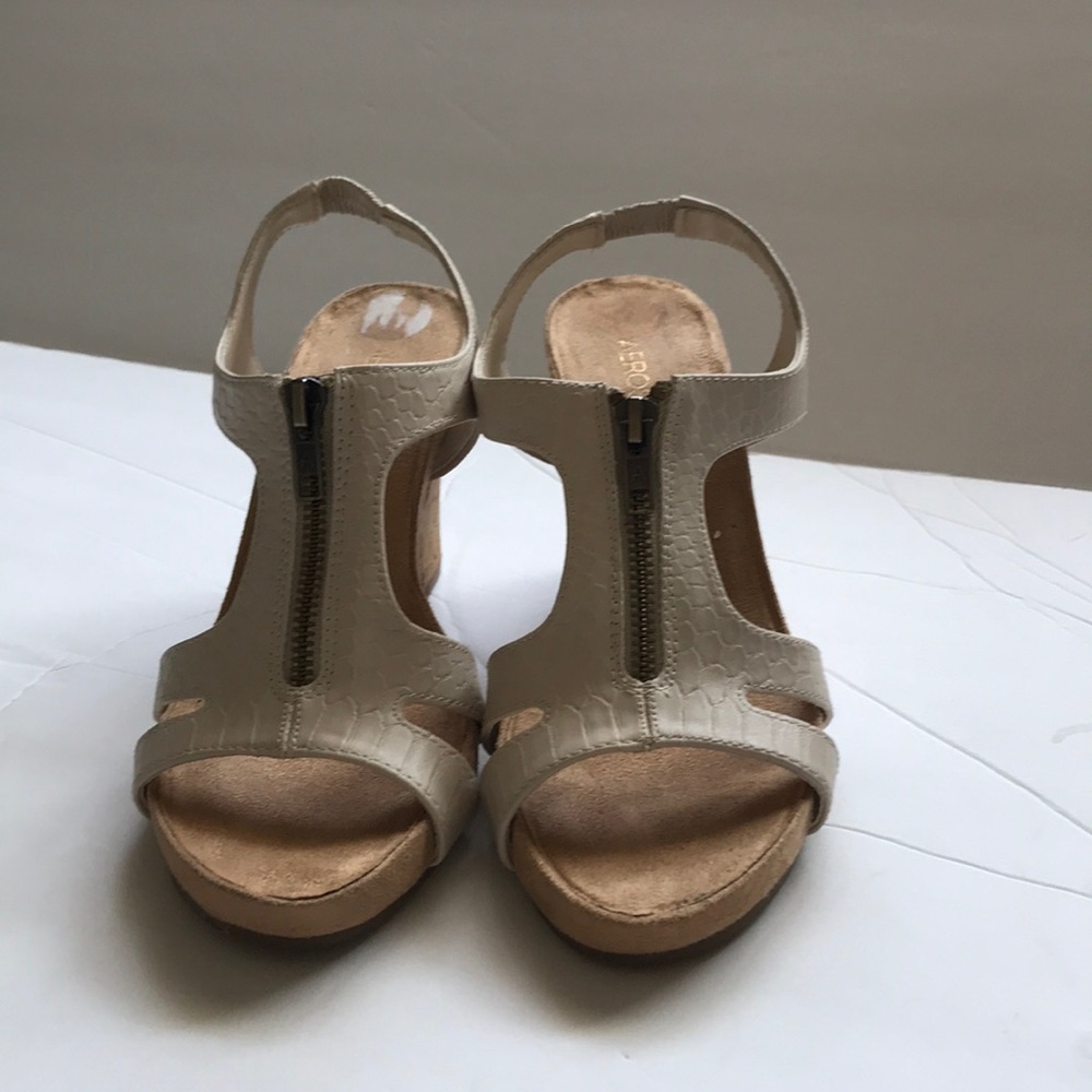 (Aerosols) sandals shoes